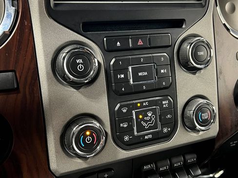 Used 2016 Ford F350 Lariat w/ Lariat Ultimate Package AWD/4WD image 27