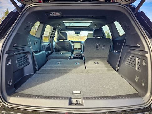 New 2026 GMC Acadia Denali w/ Super Cruise Package image 38