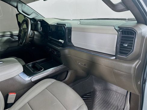 Used 2024 Chevrolet Silverado 3500 LTZ image 31