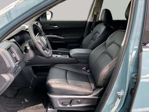 New 2026 Nissan Pathfinder SL w/ SL Premium Package FWD image 9