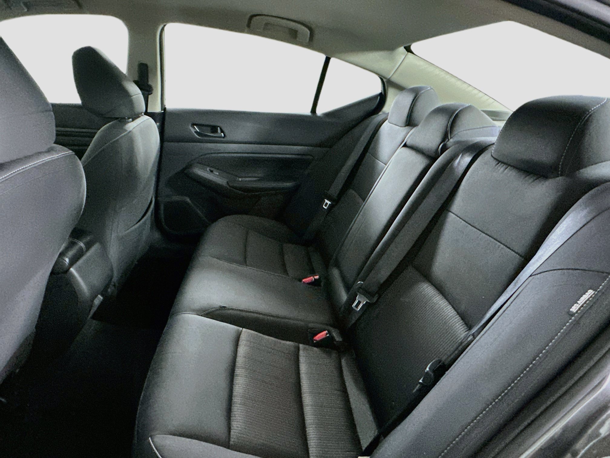 Used 2025 Nissan Altima 2.5 SV FWD image 26