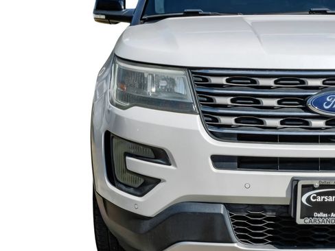 Used 2017 Ford Explorer XLT w/ Equipment Group 202A FWD image 49