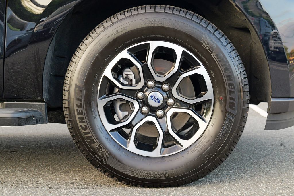 Used 2023 Ford Expedition XLT AWD/4WD image 10