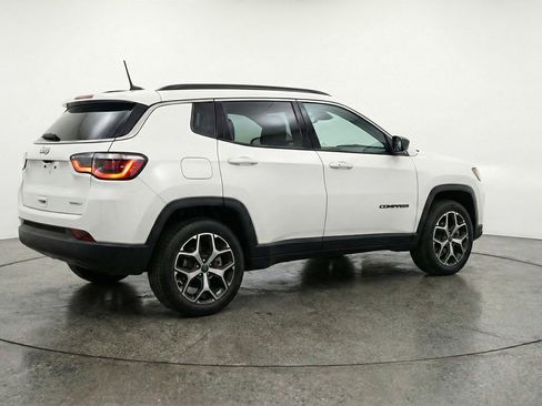 Used 2025 Jeep Compass Limited AWD/4WD image 9