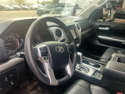Used 2014 Toyota Tundra SR5 image 9