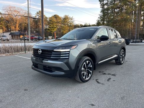 New 2026 Nissan Kicks SV w/ SV Premium Package image 2