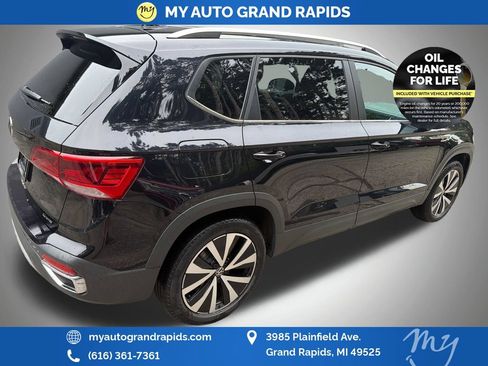 Used 2022 Volkswagen Taos SE AWD/4WD image 7