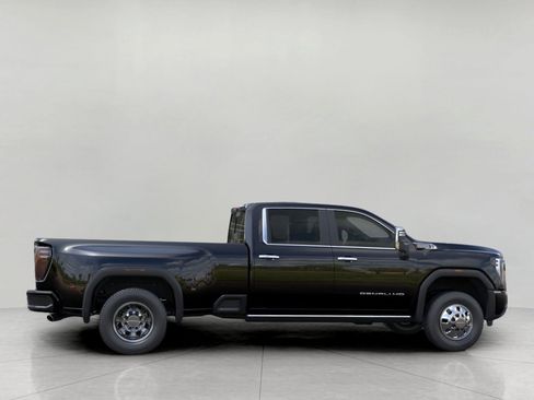 New 2026 GMC Sierra 3500 Denali w/ Denali Reserve Package image 5
