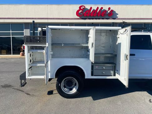 Used 2016 RAM 4500 Tradesman image 32