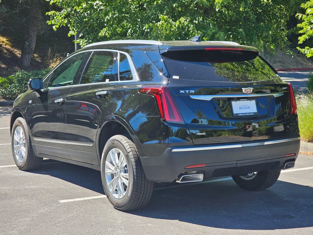New 2026 Cadillac XT5 Luxury AWD/4WD image 3