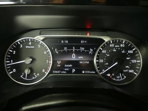 Used 2023 Nissan Pathfinder SL AWD/4WD image 26