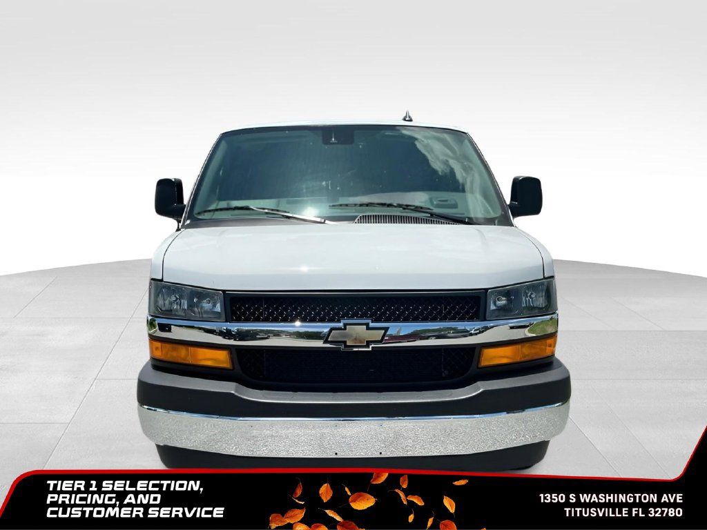 Used 2025 Chevrolet Express 3500 LT w/ LT Preferred Equipment Group RWD image 8