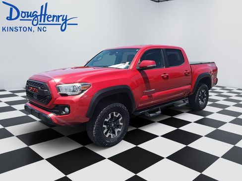 Used 2018 Toyota Tacoma TRD Off-Road AWD/4WD image 1