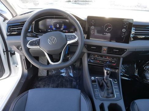 New 2026 Volkswagen Jetta SE FWD image 9