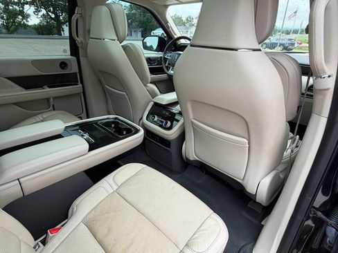 Used 2018 Lincoln Navigator L Reserve w/ Technology Package AWD/4WD image 47