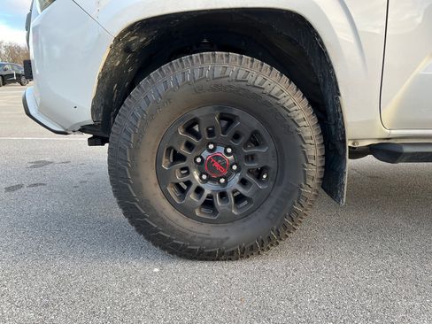 Used 2020 Toyota Tacoma SR image 6