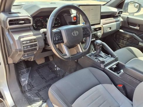 Used 2024 Toyota Tacoma TRD Off-Road AWD/4WD image 4