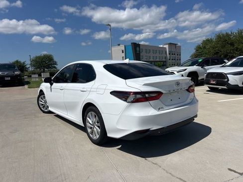Used 2023 Toyota Camry LE image 5