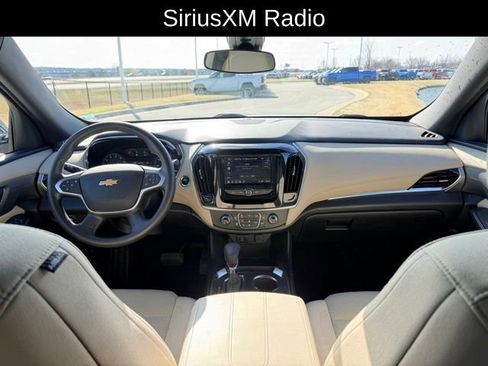 Used 2024 Chevrolet Traverse LS image 7