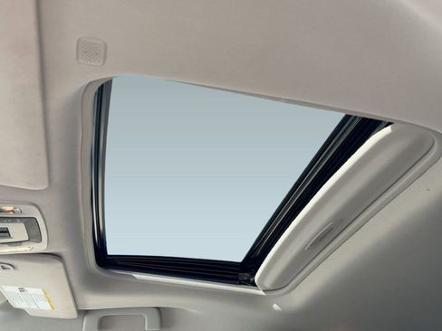 Used 2024 Toyota Sienna LE image 14