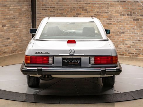 Used 1987 Mercedes-Benz 560 SL image 8