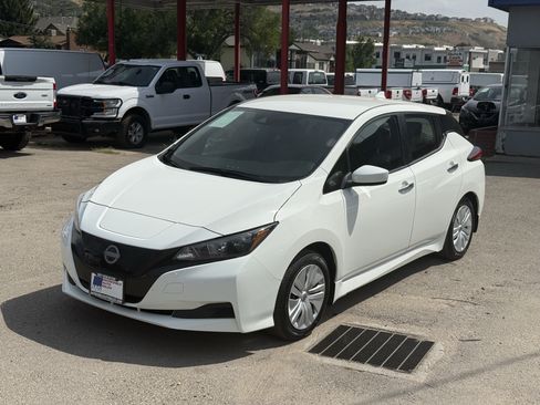 Used 2025 Nissan Leaf S FWD image 8