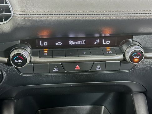 Used 2023 MAZDA MAZDA3 s image 22