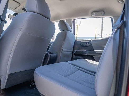 Used 2022 Toyota Tacoma SR5 RWD image 17