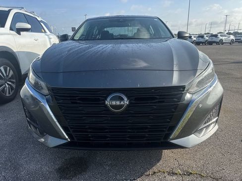 Used 2024 Nissan Altima 2.5 S FWD image 2