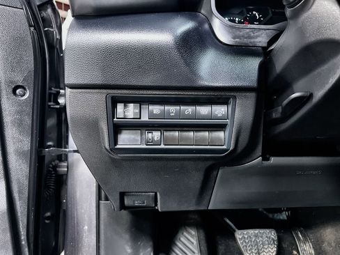 Used 2025 Toyota Tundra SR5 w/ SR5 Convenience Package AWD/4WD image 15