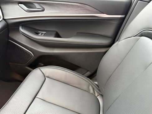 New 2026 Jeep Grand Cherokee Limited AWD/4WD image 26