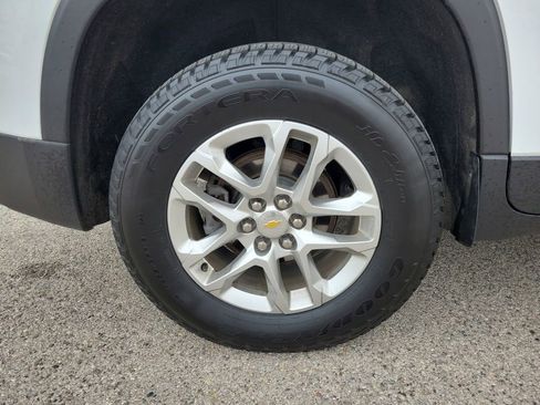 Used 2020 Chevrolet Traverse LT w/ Driver Confidence II Package image 5
