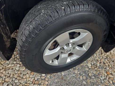 Used 2011 Nissan Frontier SV w/ SV Premium Utility Pkg image 10