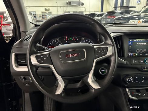 Used 2024 GMC Terrain SLE image 20