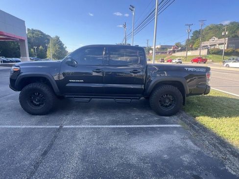 Used 2021 Toyota Tacoma TRD Off-Road w/ TRD Premium Off Road Package AWD/4WD image 1