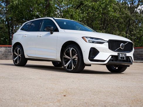 Certified 2025 Volvo XC60 T8 Ultra w/ Climate Package AWD/4WD image 7