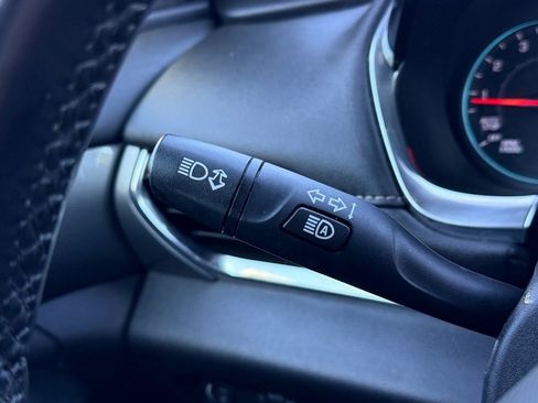 Used 2023 Chevrolet Traverse LT image 22