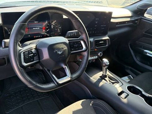 Used 2025 Ford Mustang Coupe RWD image 17