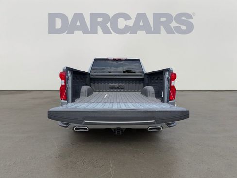 Used 2022 Chevrolet Silverado 1500 High Country w/ Technology Package AWD/4WD image 14