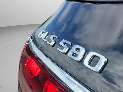 Certified 2026 Mercedes-Benz GLS 580 4MATIC image 33