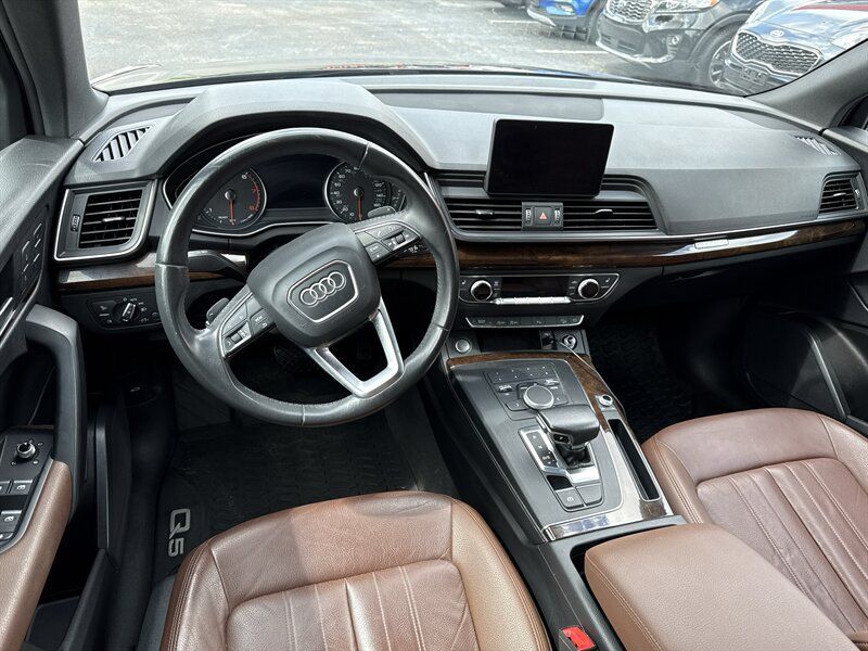 Used 2020 Audi Q5 2.0T Premium w/ Convenience Package AWD/4WD image 8
