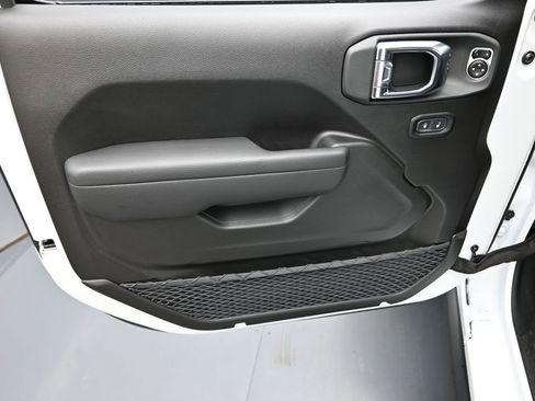 New 2025 Jeep Wrangler Rubicon w/ Technology Group image 9