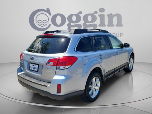 Used 2014 Subaru Outback 2.5i Limited AWD/4WD image 3
