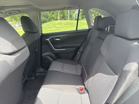 Used 2025 Toyota RAV4 XLE w/ Convenience Package AWD/4WD image 31