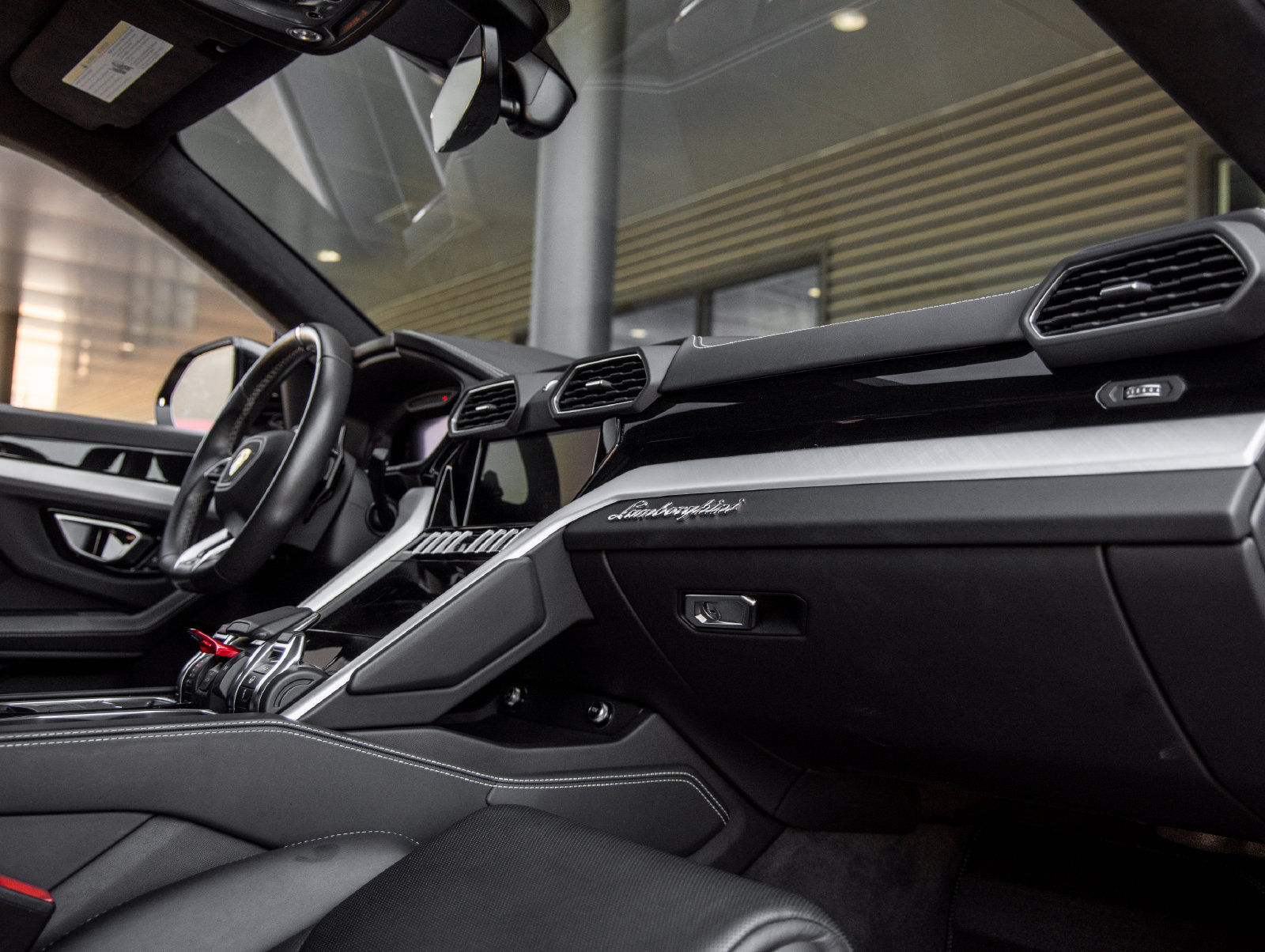 Used 2021 Lamborghini Urus AWD/4WD image 50