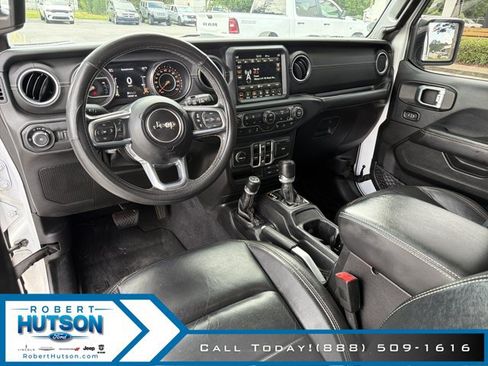 Used 2019 Jeep Wrangler Unlimited Sahara w/ Quick Order Package 24M Moab AWD/4WD image 17
