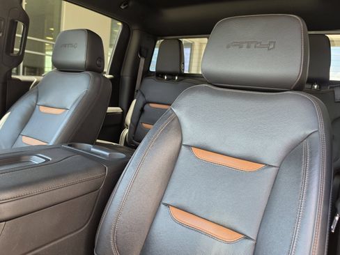 Used 2021 GMC Sierra 1500 AT4 w/ AT4 Premium Package AWD/4WD image 17