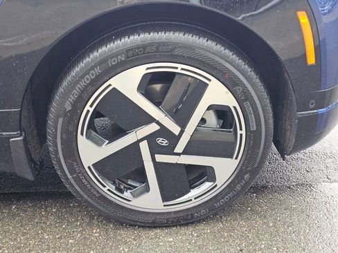 Used 2026 Hyundai Ioniq 9 Limited AWD/4WD image 9