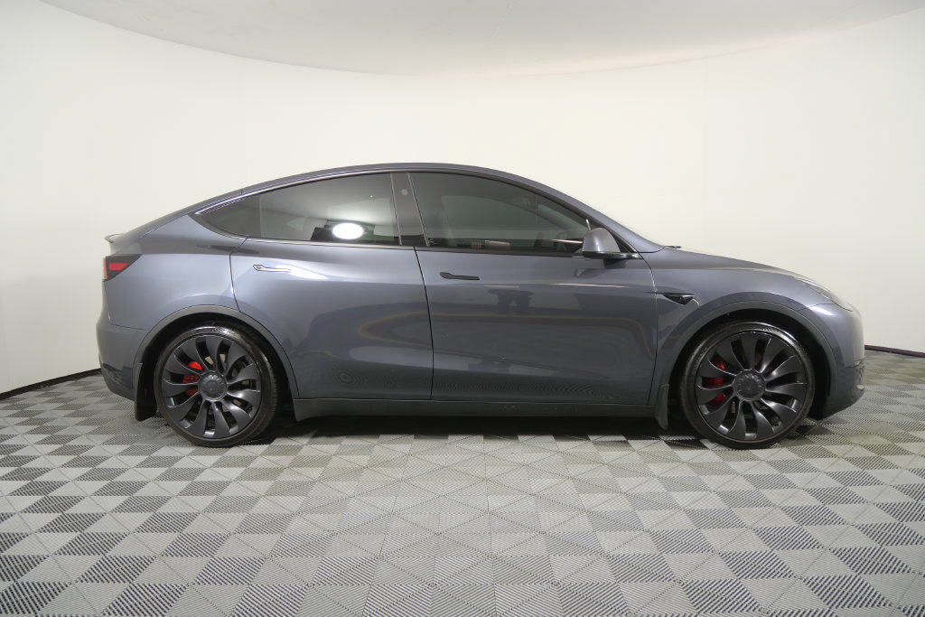 Used 2023 Tesla Model Y Performance AWD/4WD image 3