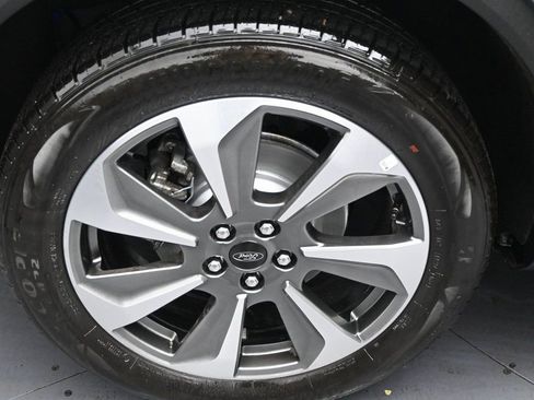 Used 2025 Ford Escape Platinum image 38